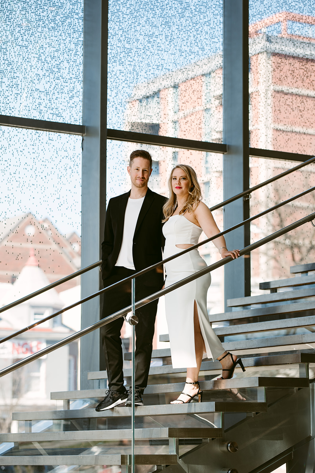 Engagement Session at the Louisville Art Museum - Mothwing Photography