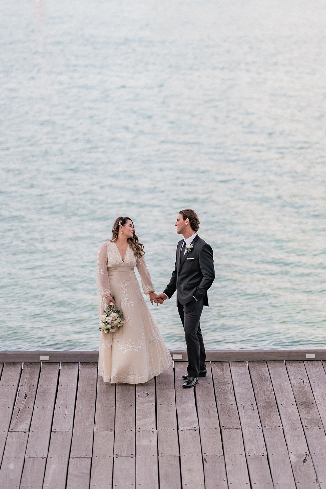 The Sebel Hotel, Stingray Point and The Pen Mandurah wedding | Ben + Fleur  » Lisa Watson Photography Ben and Fleur Wedding at The Sebel Hotel Mandurah,  Stingray Point and The Peninsula Hotel Mandurah, image size:1067x1600