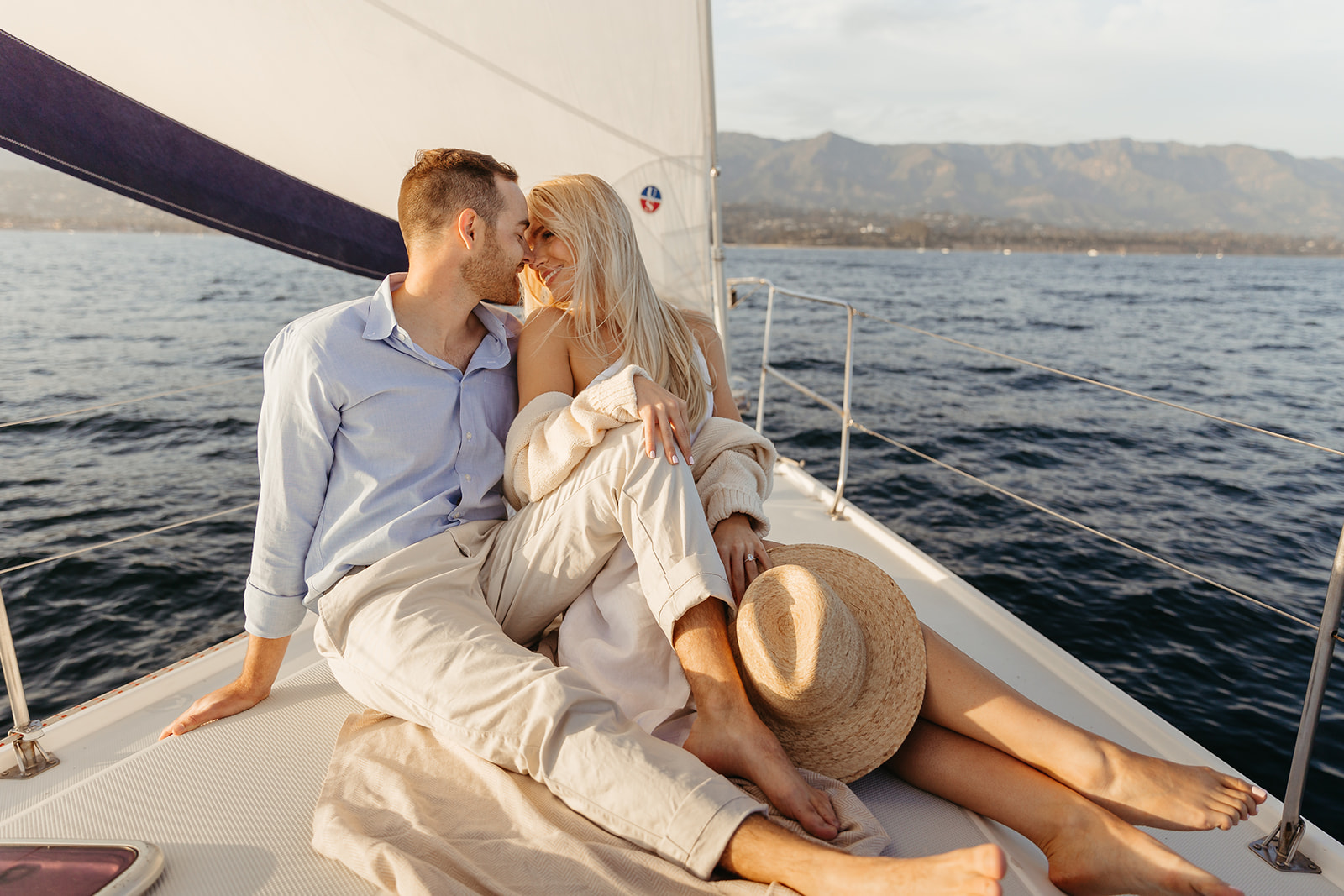 Sunset Sailing Engagement Session in Santa Barbara — Lauren Newman  Photography, image size:1600x1067